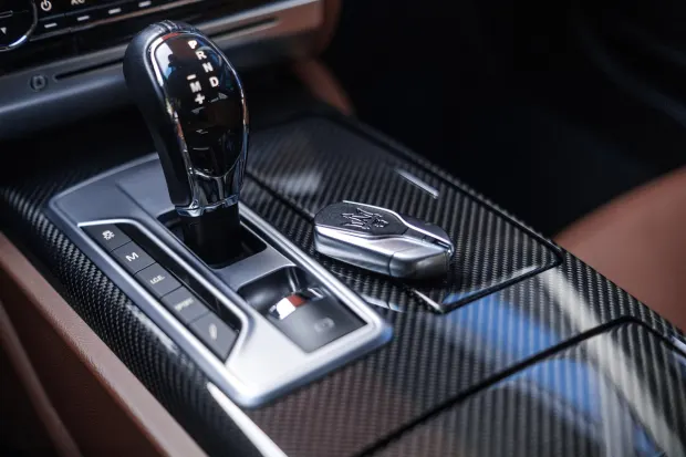 كازينو جراند باي تطبيق أندرويد/آي أو إس